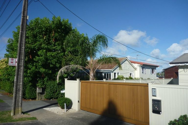 Photo of property in 1/75 Kowhai Road, Mairangi Bay, Auckland, 0630