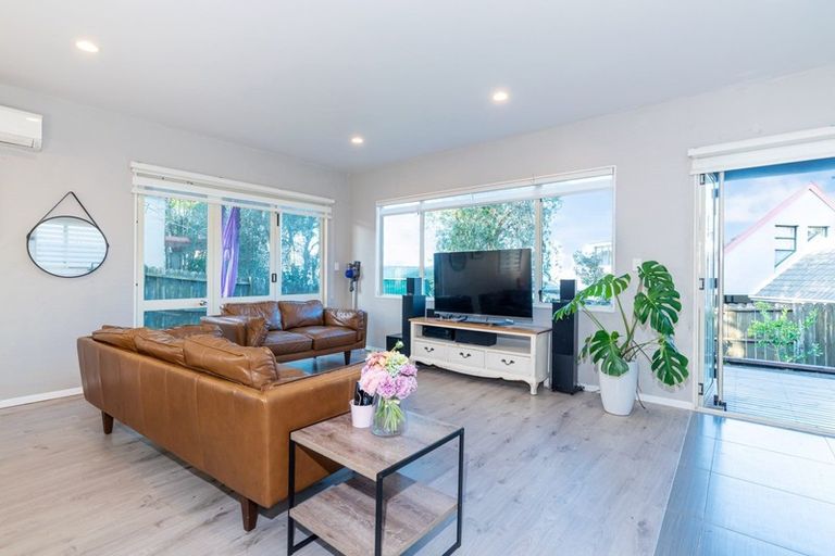 Photo of property in 473 Don Buck Road, Massey, Auckland, 0614