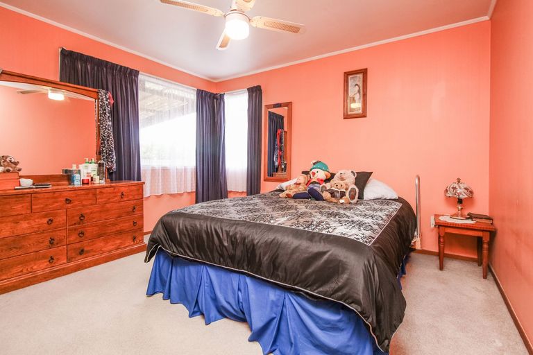 Photo of property in 5 Karina Place, Glen Eden, Auckland, 0602
