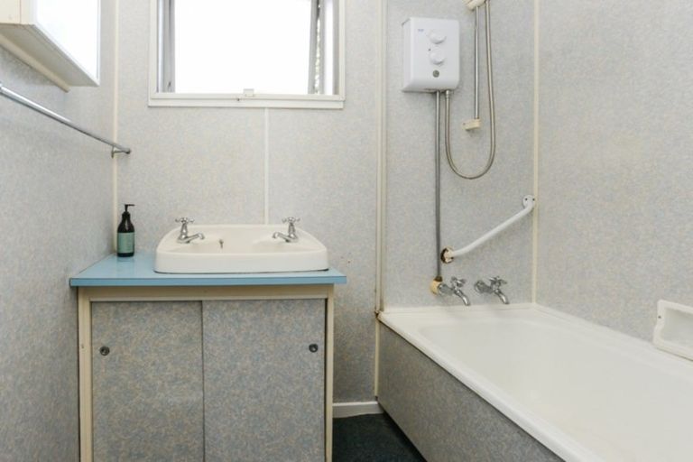 Photo of property in 1/1012 Plunket Street, Saint Leonards, Hastings, 4120