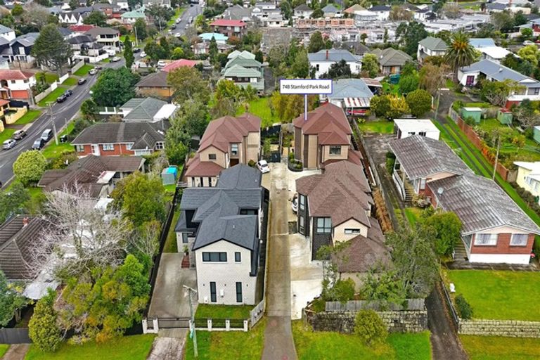 Photo of property in 74b Stamford Park Road, Mount Roskill, Auckland, 1041