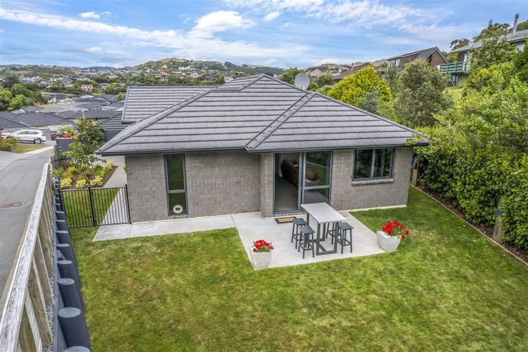 Photo of property in 31 Mooring Close, Whitby, Porirua, 5024