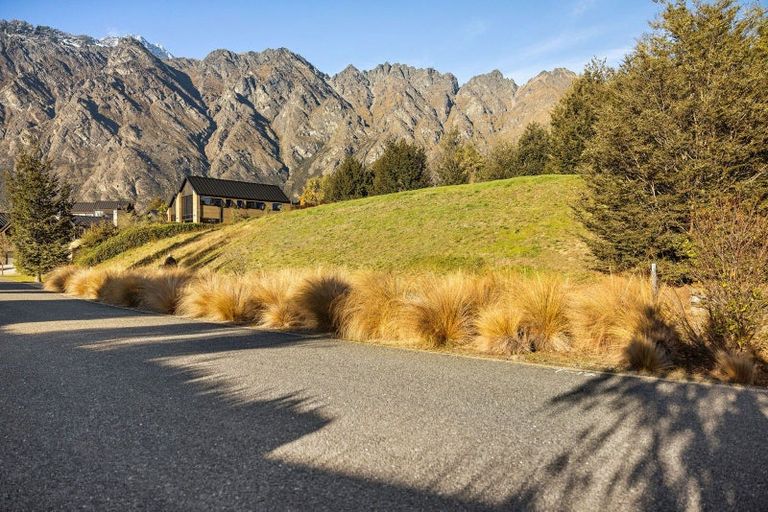 Photo of property in 25 Rannoch Drive, Jacks Point, Queenstown, 9371