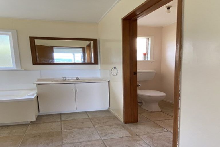 Photo of property in 18 Dickson Street, Macandrew Bay, Dunedin, 9014