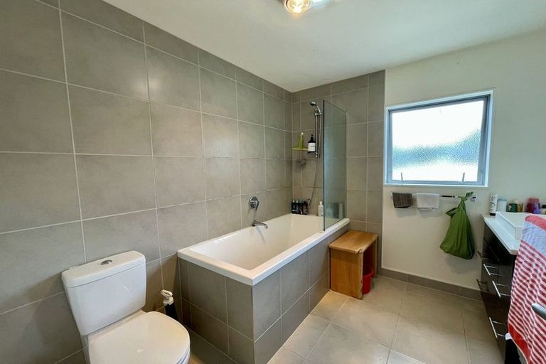 Photo of property in 121a Bruce Road, Glenfield, Auckland, 0629