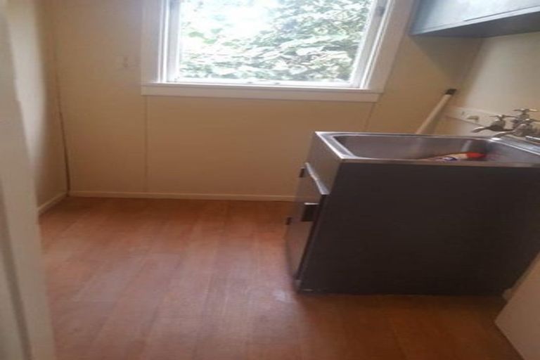 Photo of property in 180 Geraldine Street, Edgeware, Christchurch, 8013