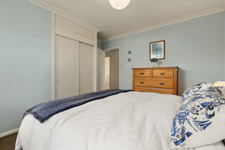 Photo of property in 32 Rosedale Place, Avonhead, Christchurch, 8042