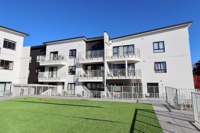 Photo of property in 15a/132 Stancombe Road, Flat Bush, Auckland, 2016