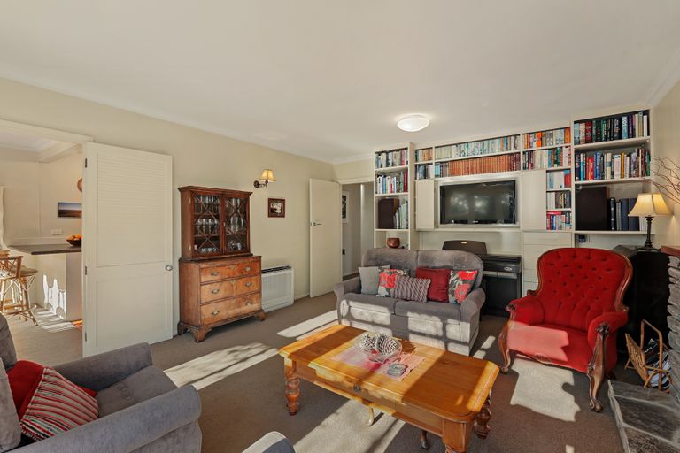 Photo of property in 32 Rosedale Place, Avonhead, Christchurch, 8042