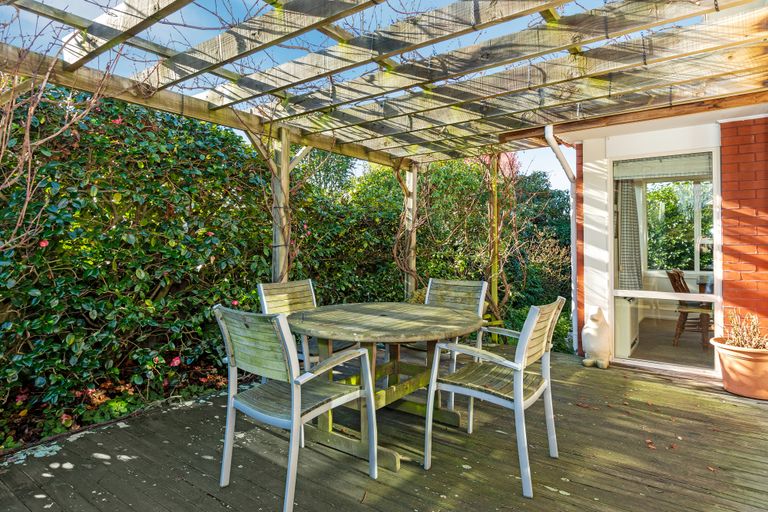 Photo of property in 32 Rosedale Place, Avonhead, Christchurch, 8042