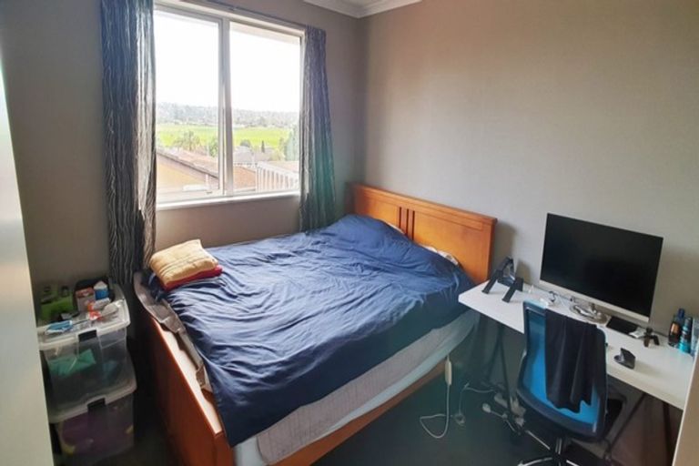 Photo of property in 148a Aviemore Drive, Highland Park, Auckland, 2010