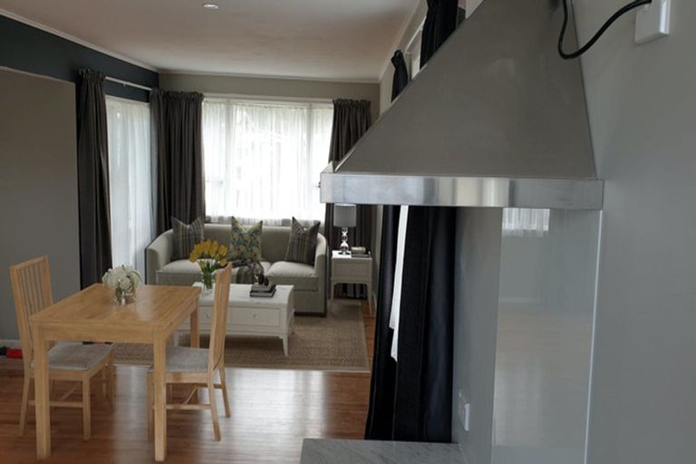 Photo of property in 11 Kambalda Street, Mangere Bridge, Auckland, 2022