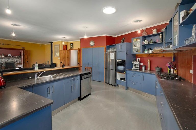 Photo of property in 11 Hotham Street, Murchison, 7007