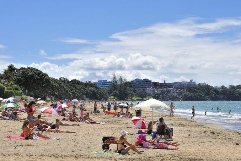 Photo of property in 2/14 Esmonde Road, Takapuna, Auckland, 0622