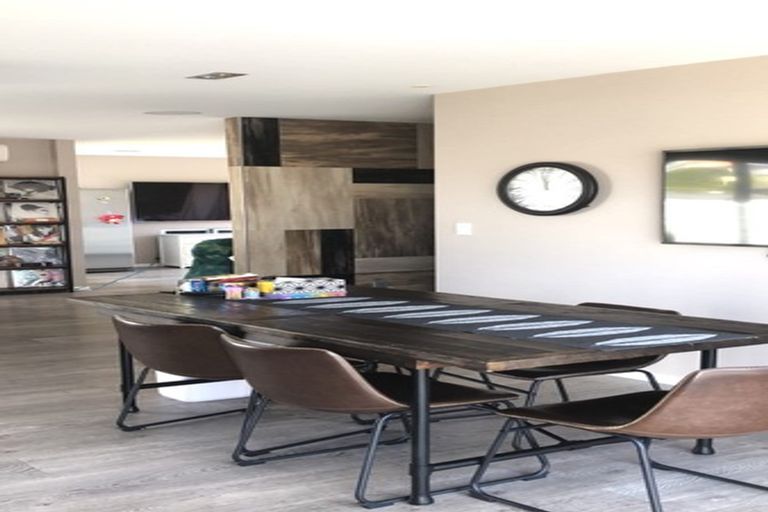 Photo of property in 24 Harrowglen Drive, Northcross, Auckland, 0632