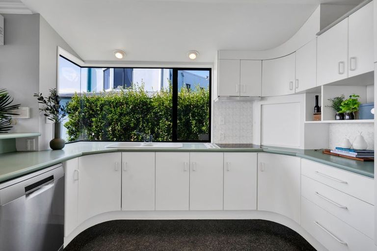 Photo of property in 12d Parris Street, Moturoa, New Plymouth, 4310