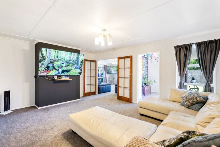 Photo of property in 11 Matai Place, Hawera, 4610