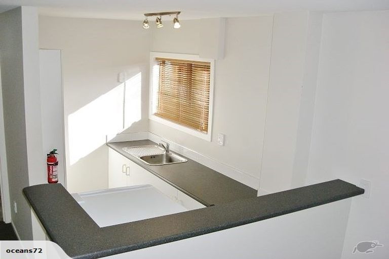 Photo of property in 1/9-11 Masterton Road, Rothesay Bay, Auckland, 0630