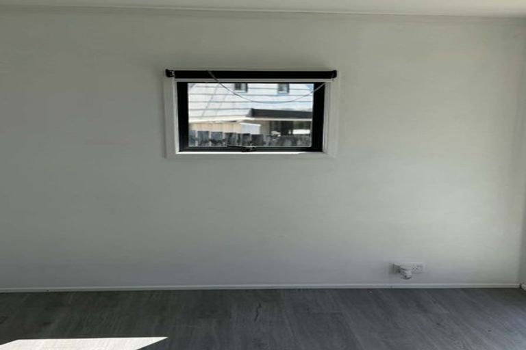 Photo of property in 28 Elliston Crescent, Stanmore Bay, Whangaparaoa, 0932