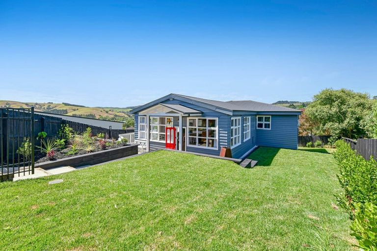 Photo of property in 4 Forlong Rise, Helensville, 0800