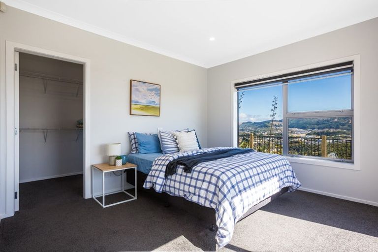 Photo of property in 21 Rotorua Grove, Aotea, Porirua, 5024