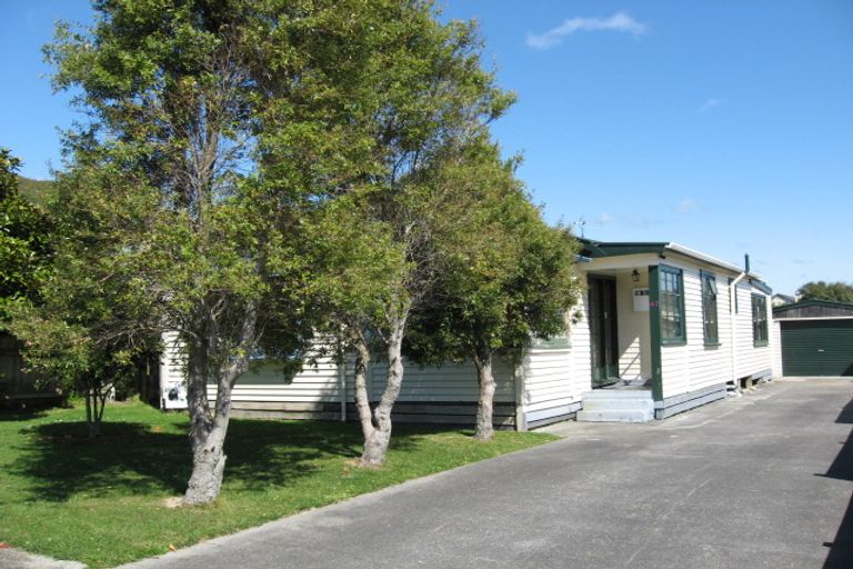 Photo of property in 42 Birdwood Road, Waterloo, Lower Hutt, 5011