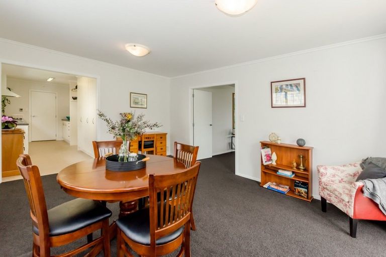Photo of property in 290 Te Moana Road, Waikanae, 5036