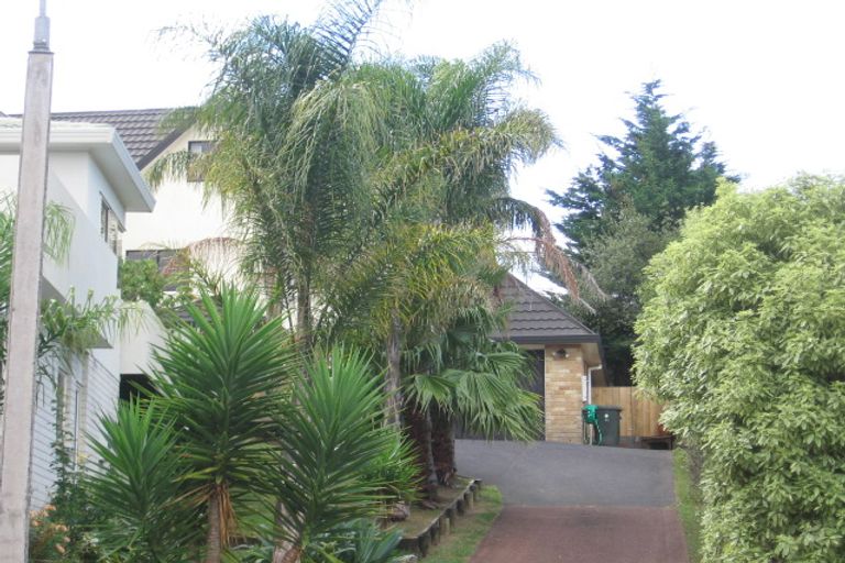 Photo of property in 15 Crestview Place, Browns Bay, Auckland, 0630