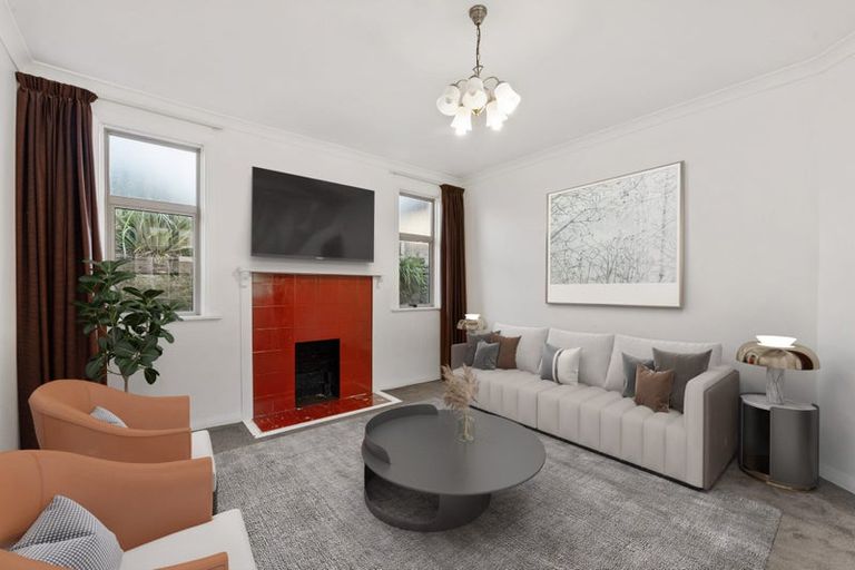 Photo of property in 15 Wellington Street, Picton, 7220