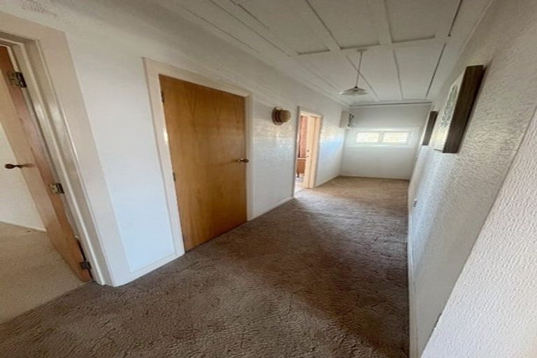 Photo of property in 5 Sanders Avenue, Westown, New Plymouth, 4310