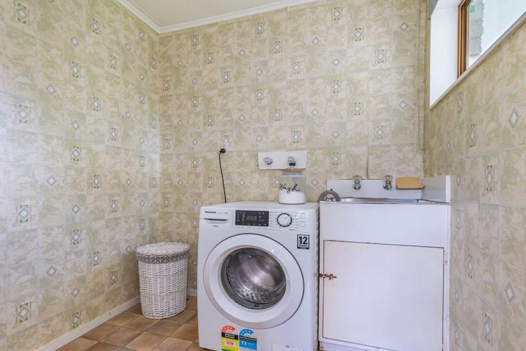 Photo of property in 97a Weraroa Road, Levin, 5510