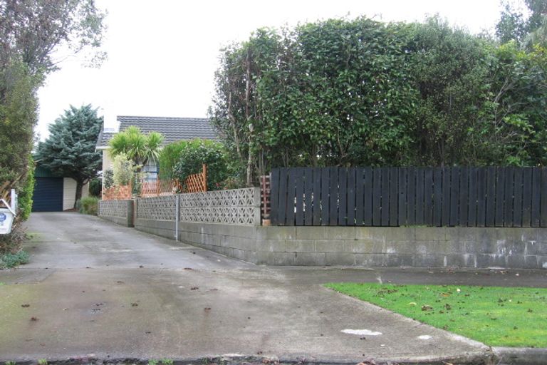 Photo of property in 12 Motuoapa Place, Kelvin Grove, Palmerston North, 4414