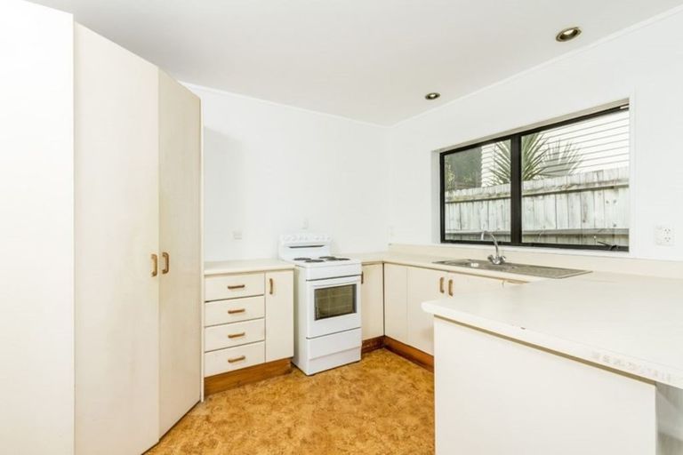 Photo of property in 60a Tiroroa Avenue, Te Atatu South, Auckland, 0610