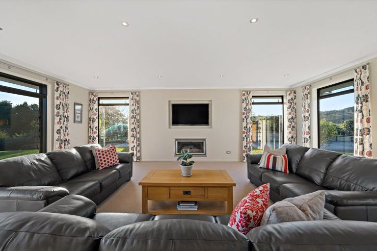 Photo of property in 69a Oraha Road, Kumeu, 0892