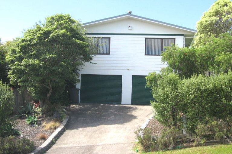 Photo of property in 15 Anne Mclean Drive, Bayview, Auckland, 0629