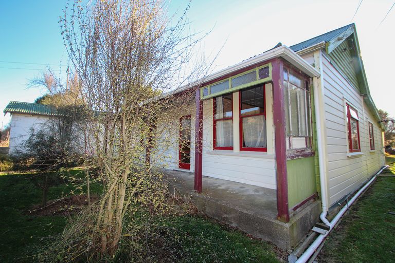 Photo of property in 16 Wellington Street, Enfield, Oamaru, 9491