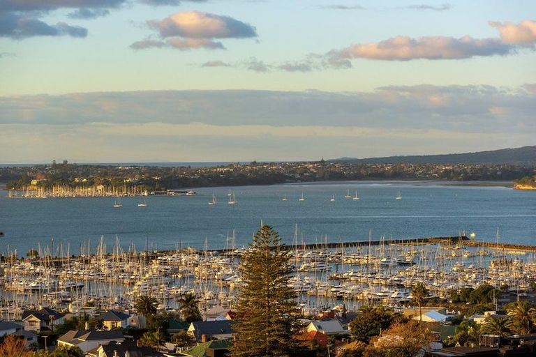 Photo of property in Shangri La Apartments, 10/97 Jervois Road, Herne Bay, Auckland, 1011