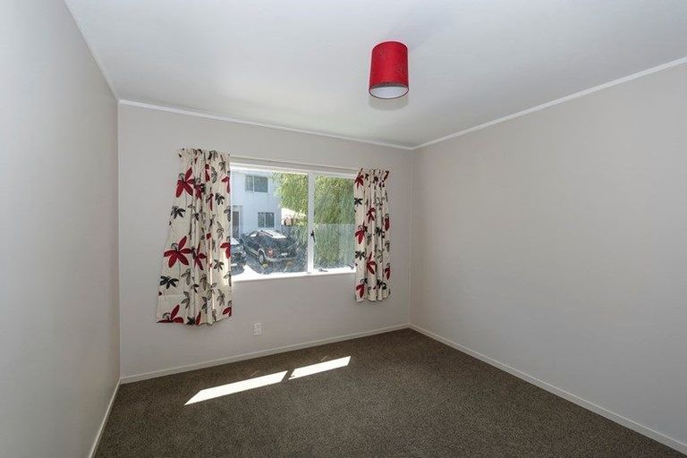 Photo of property in 28/24 Eastglen Road, Glen Eden, Auckland, 0602