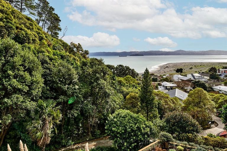 Photo of property in 8d Tawa Street, Eastbourne, Lower Hutt, 5013