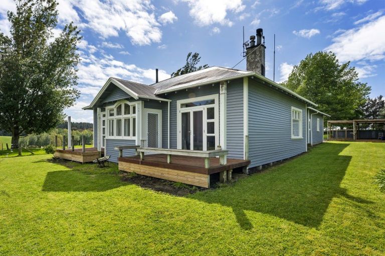 Photo of property in 1926 Makino Road, Halcombe, Feilding, 4779