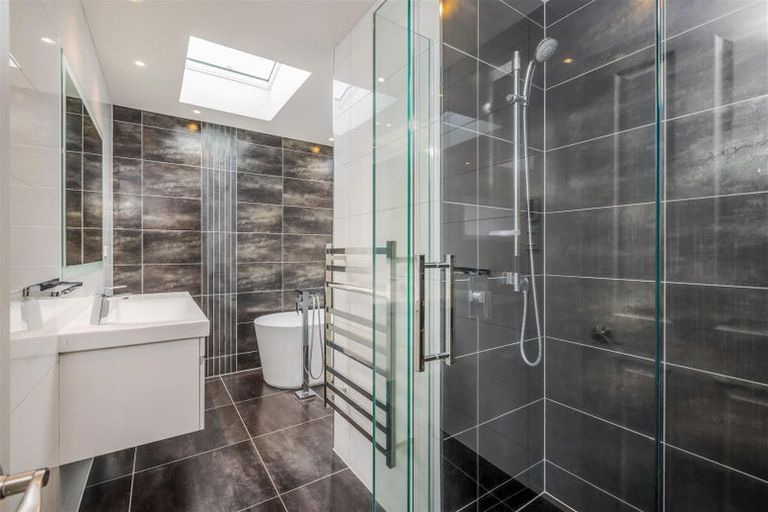 Photo of property in 8 Poseidon Place, Half Moon Bay, Auckland, 2012