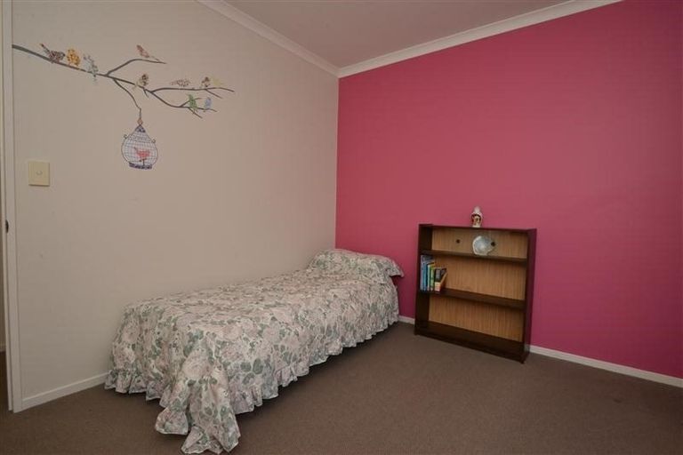 Photo of property in 3a Alderbury Way, Henderson, Auckland, 0612