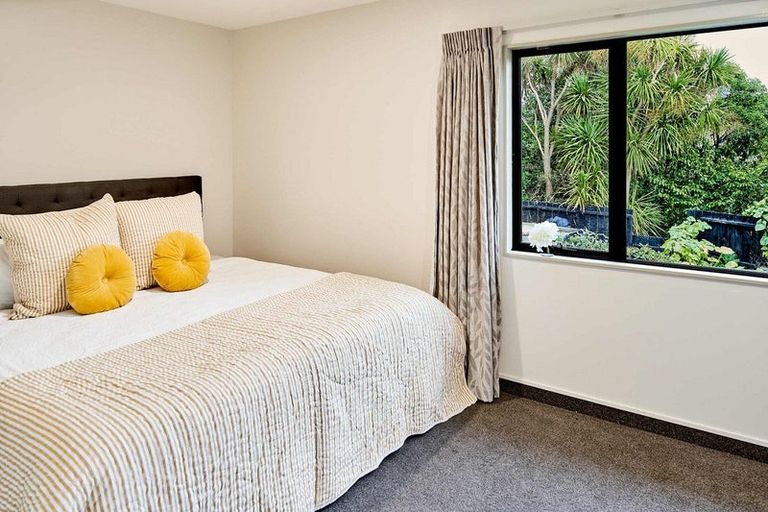 Photo of property in 17 Dornoch Place, Papakowhai, Porirua, 5024