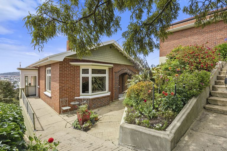 Photo of property in 57 Easther Crescent, Kew, Dunedin, 9012