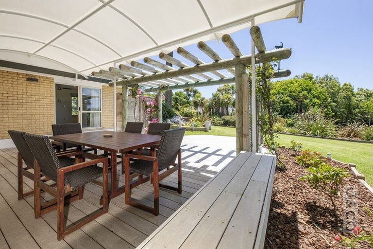 Photo of property in 10 Amber Place, Waimauku, 0812