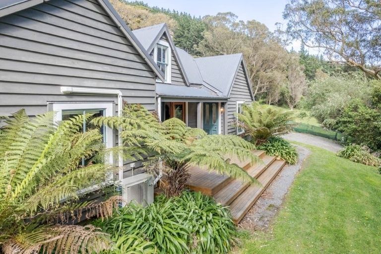 Photo of property in 592 Le Bons Bay Road, Le Bons Bay, Akaroa, 7583