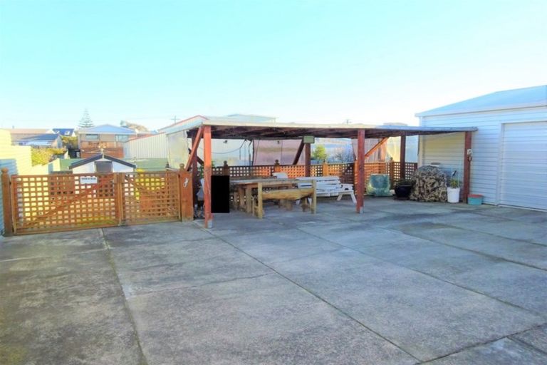 Photo of property in 98 Seabury Avenue, Foxton Beach, Foxton, 4815