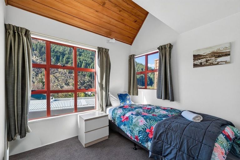 Photo of property in 8b Kiely Lane, Queenstown, 9300