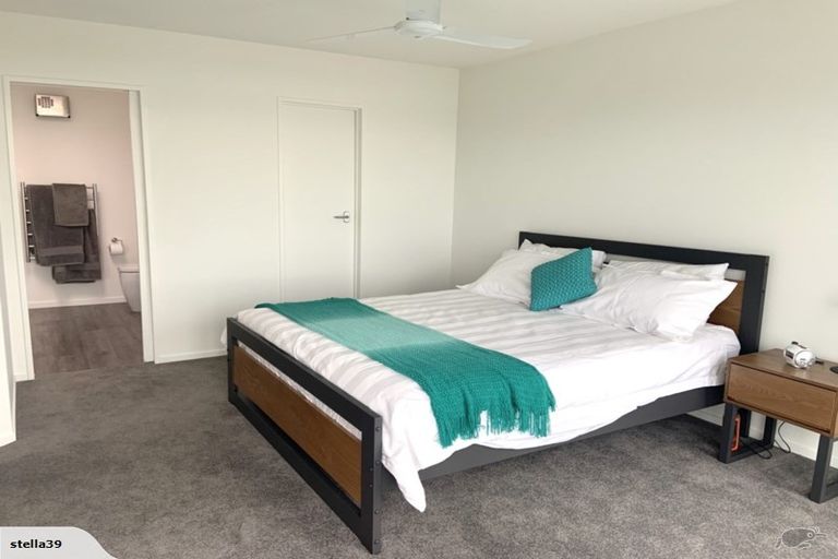 Photo of property in 1/60 Moncks Spur Road, Redcliffs, Christchurch, 8081