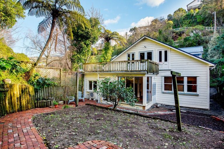 Photo of property in 42 Devon Street, Aro Valley, Wellington, 6021